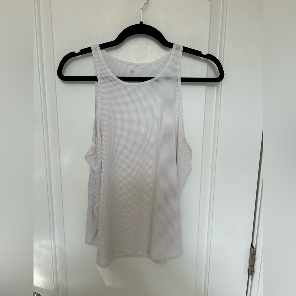 Fabletics work out sleeveless tee